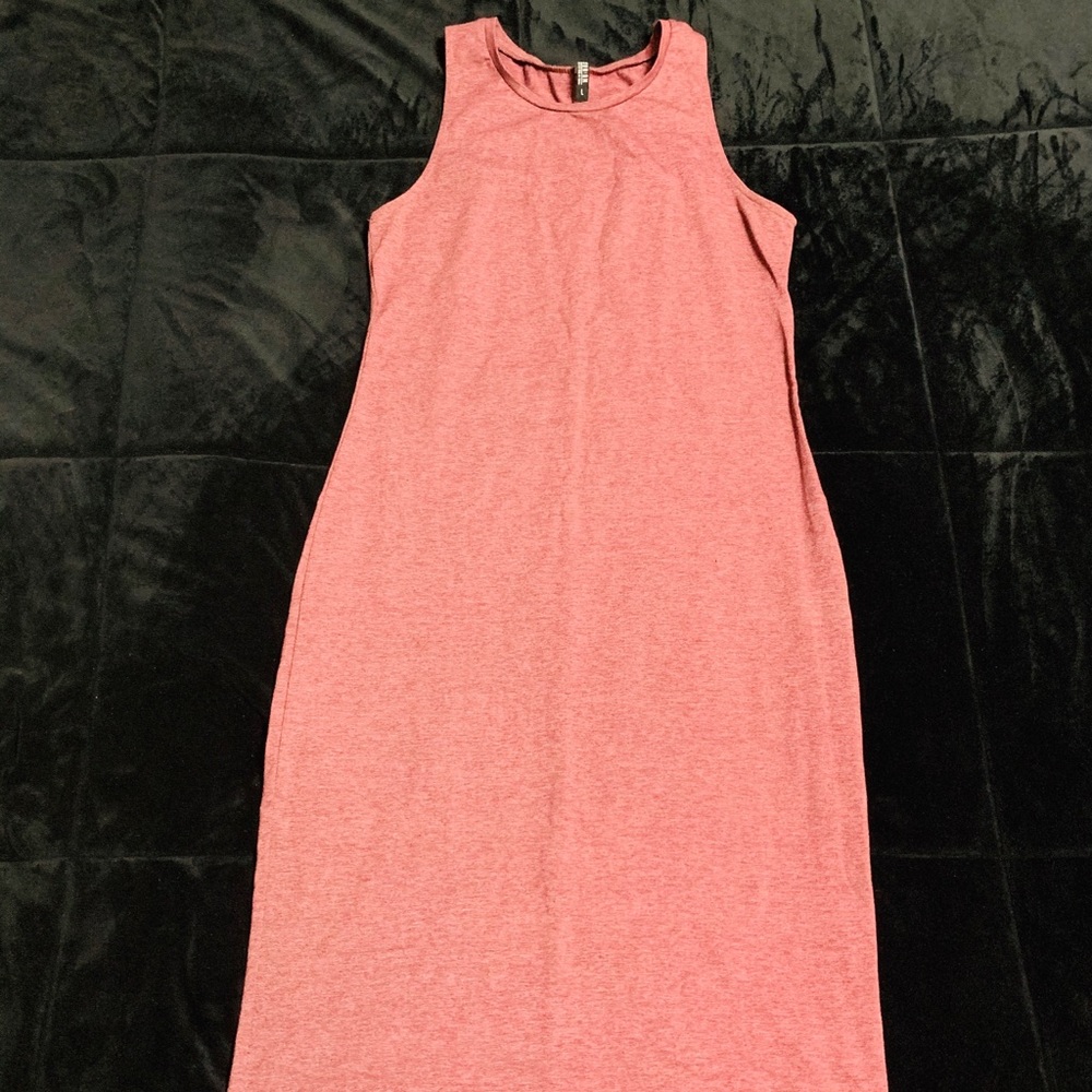 Burgundy body con midi dress